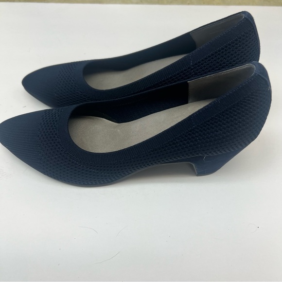 Eileen Fisher Stretch Fabric Heels Size 9 Like New - Picture 2 of 9